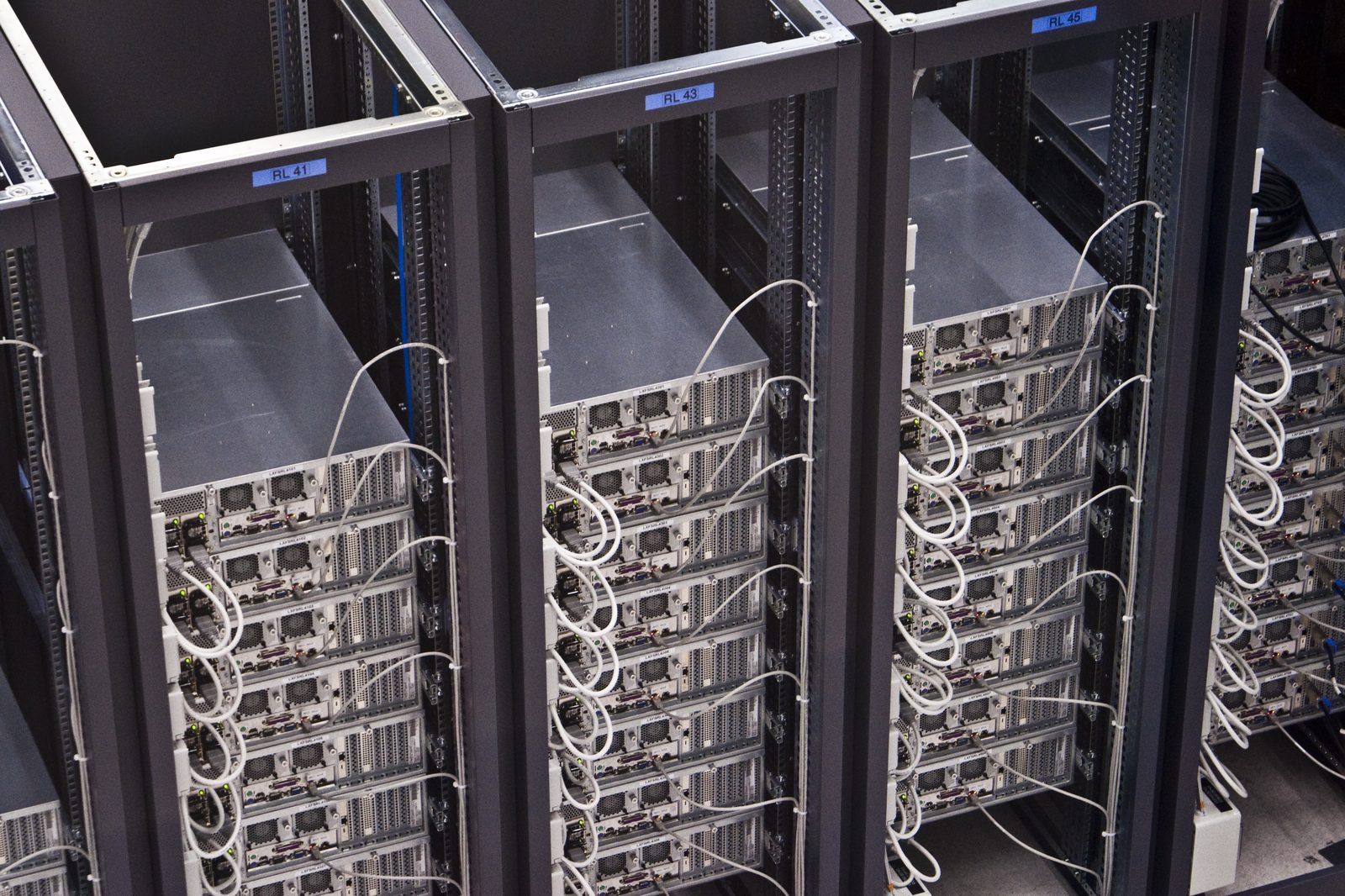 Salle de serveurs : architecture Google, embeddings et SEO vectoriel